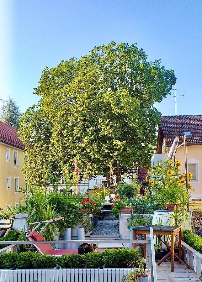 Zentrale Idylle In كمبتن